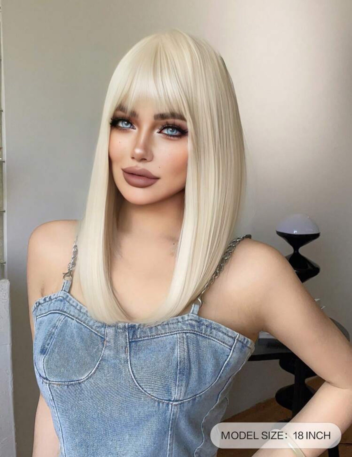 Perruque blonde platine 45cm solution cheveux courts sans décoloration agressive