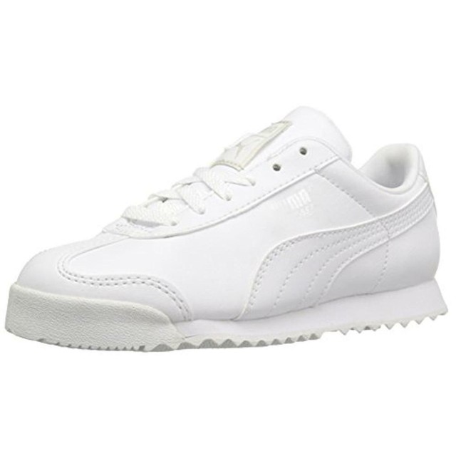 little white tennis shoes