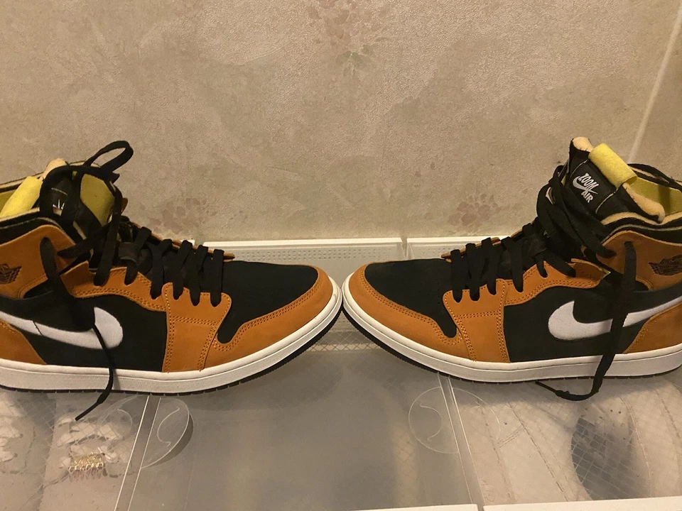 Talla 10.5 - Jordan 1 High Zoom Comfort Novato del Año Foto 2 de 3