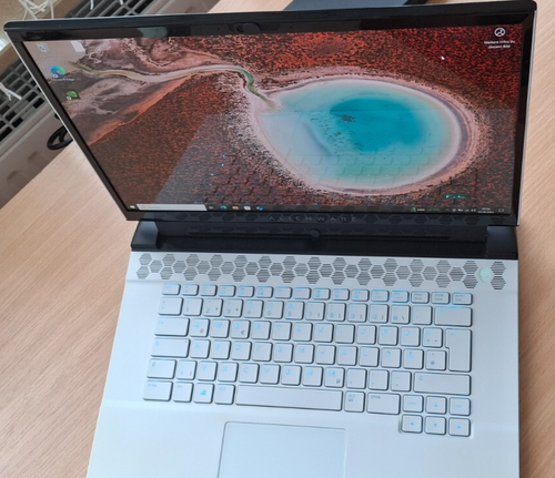 Gaminglaptop Dell Alienware M15 R2 - Bild 3 von 9