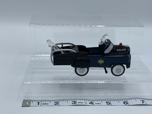 Golden Wheel Pedal Power Police Tow Truck Pedal Car- Traffic Police 1:10 - Picture 2 of 6