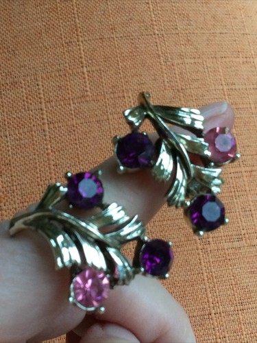 Orecchini Vintage Squisiti Clip On, Strass Vetro Rosa Viola Anni 50, Firmati - Foto 11 di 23