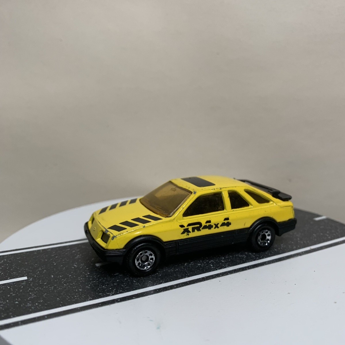 1983 Matchbox Ford Sierra XR4i XR4x4 No.15 Yellow & Black Two-Tone