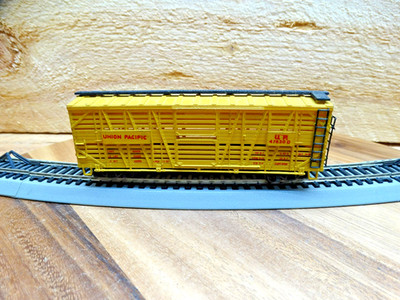 Roco HO Scale 41' United Pacific U.P. 476300 Livestock Car