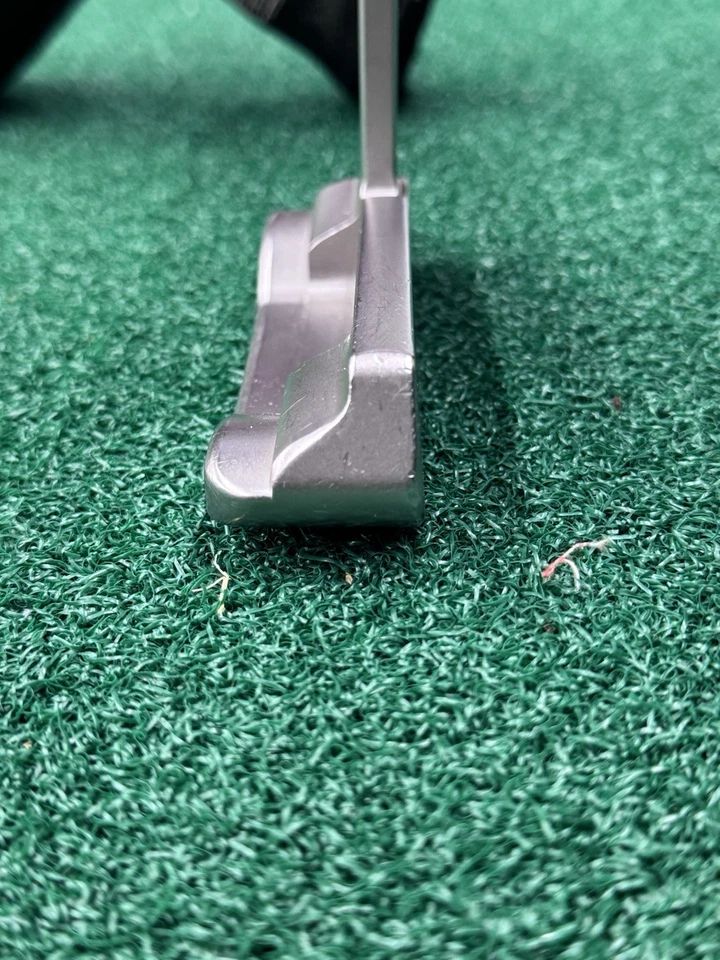 Putter Scotty Cameron Studio Select Newport Titleist 35 ¡Con extras! Foto 3 de 4