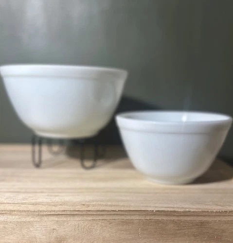 Vintage Pyrex White Milk Glass Mixing Bowls - Set of Two- 402 & 401