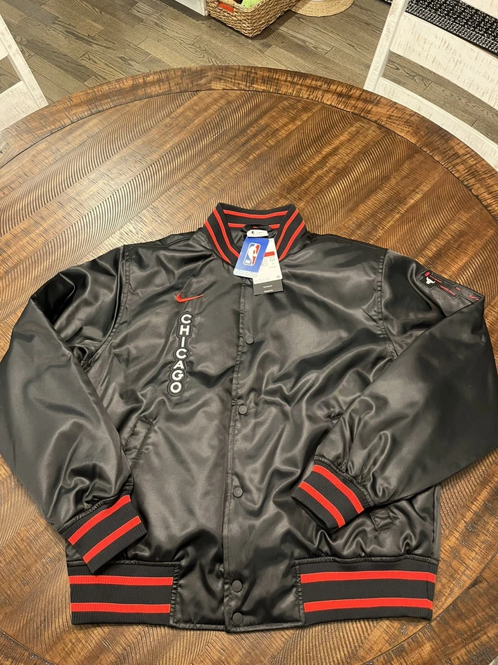 Chaqueta a presión Nike Chicago Bulls City Edition Courtside, talla grande nueva con etiquetas FB4510-010 Foto 2 de 4