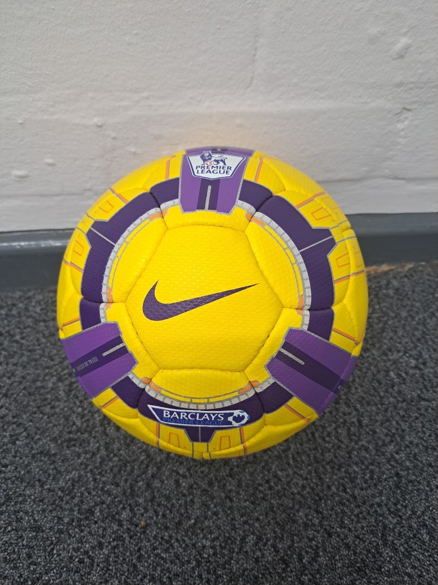 nike ascente match ball