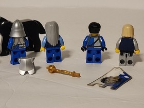 Lego Castle Minifigure King Lion Cape Crown Shield Horse Figure 70404 Mixed Lot