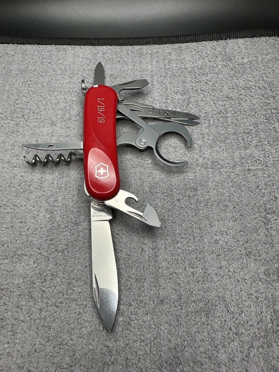 VICTORINOX Delemont Evolution Cigar Model 79 Swiss Army