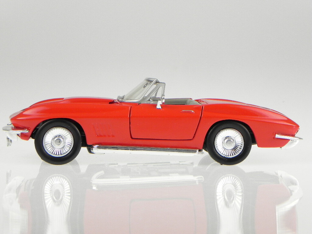 Modèle Réduit Chevrolet Corvette 1967 Rouge 1:24 - MotorMax - Neuf