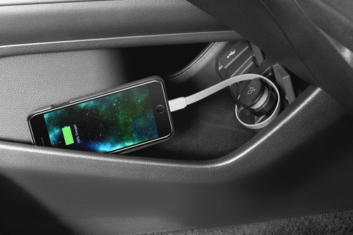 Aluratek Rolling Ribbon Cable MFi-Certified Lightning Car Charger (5V/4.8A/24W) - Photo 5 sur 15