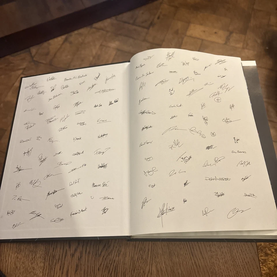 Mass Effect Andromeda Initiative Pathfinder Collectors Strategy Game Guide Book - Image 2 of 4