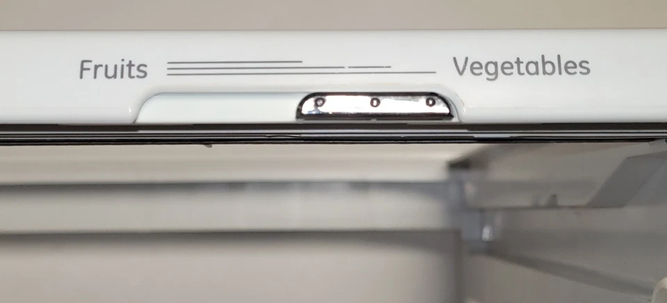 Conjunto de estante GE Art Frame (Vp Assembly) Veg Crisper WR32X10892, OEM17388696 Foto 4 de 4