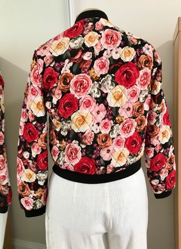 Floral BOMBER JACKET size 10 POCKETS Zip front QUILTED Red/black/pink/lemon - Picture 9 of 14