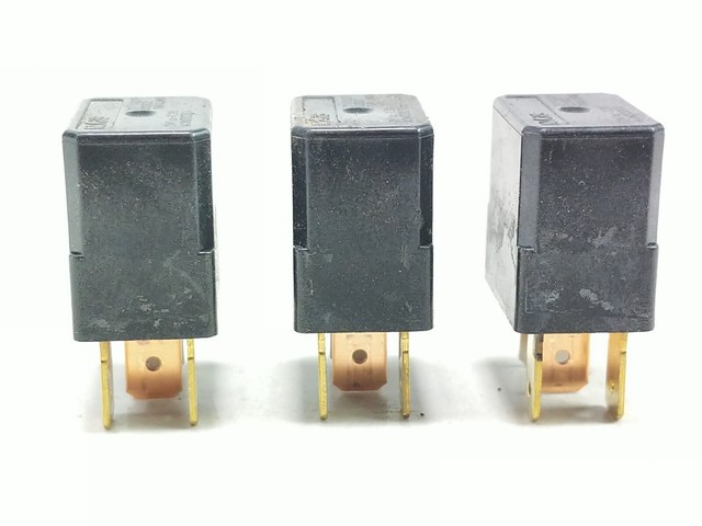 Реле nais acm33201