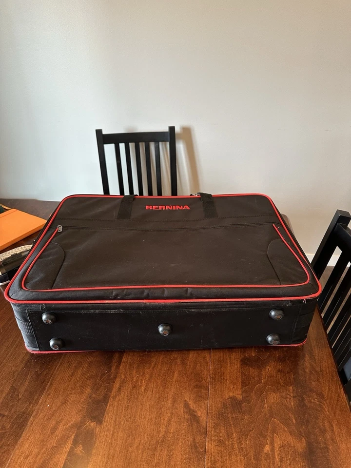 Bolso Estuche Módulo Bordado Bernina XL para Serie 7/8 Foto 2 de 4