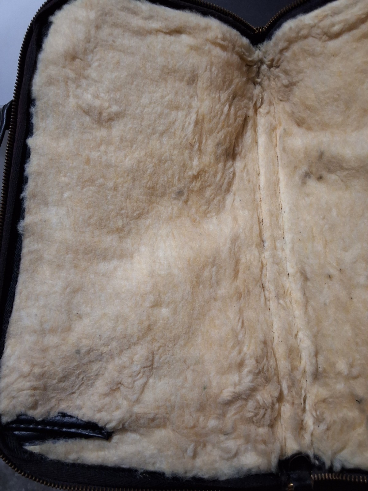 VINTAGE LEATHER KOLPIN SOFT SHERPA INTERIOR PISTOL CASE 14”X 7'' W/DOUBLE HANDLE