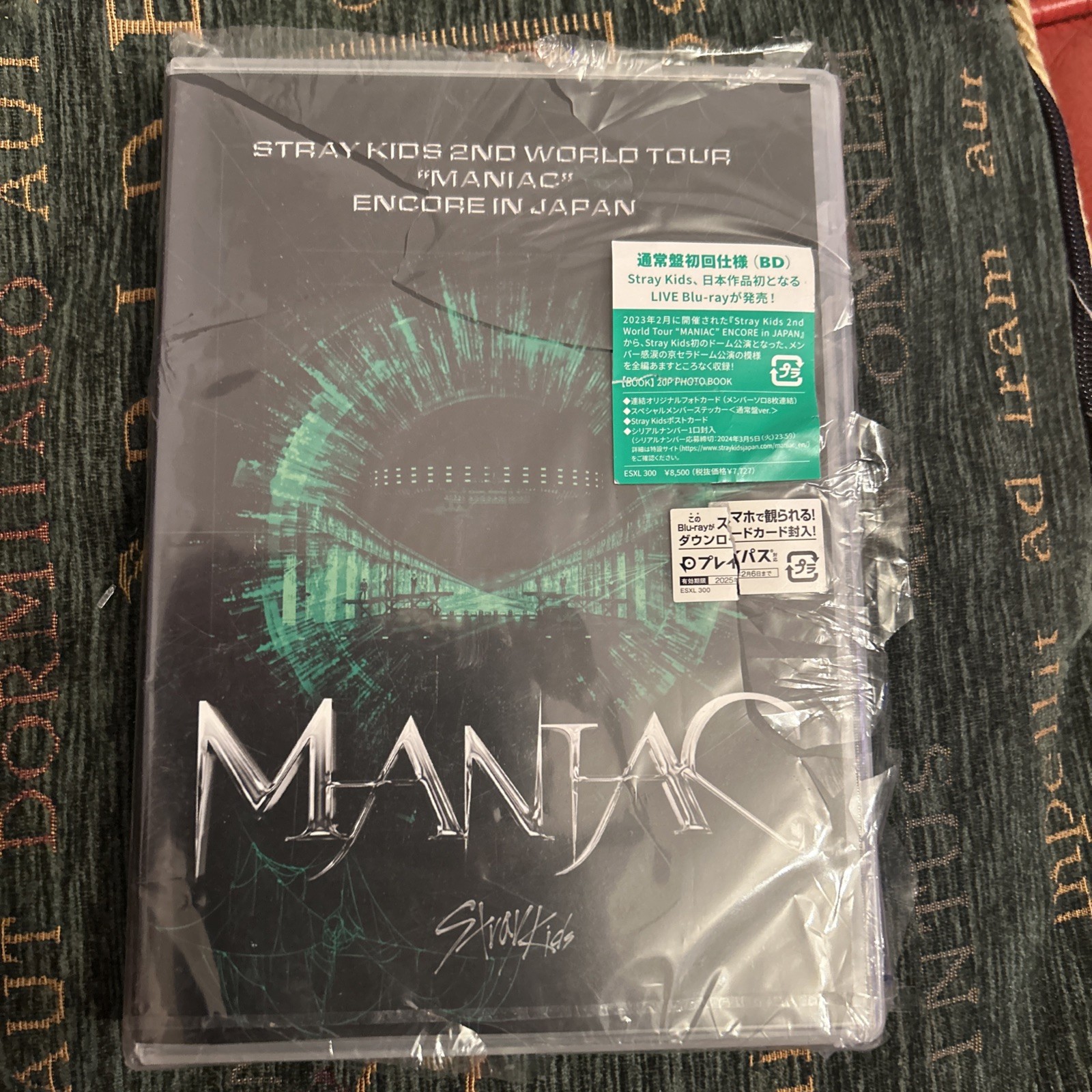 Stray Kids 2nd World Tour MANIAC ENCORE in JAPAN Regular Blu-ray Photo Book new