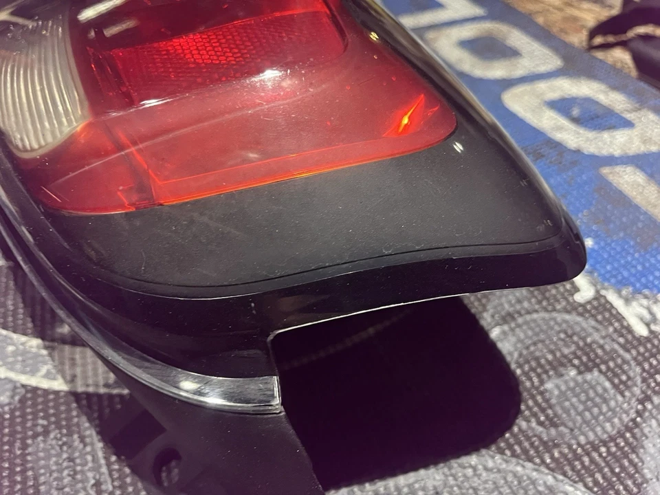 OEM 2013 2014 2015 2016 2017 Fiat 500c Rear left driver Tail Light - Image 4 of 4