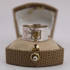 K5.3 Vintage 925 Silver Heart Relief Hammered Band Ring Size S