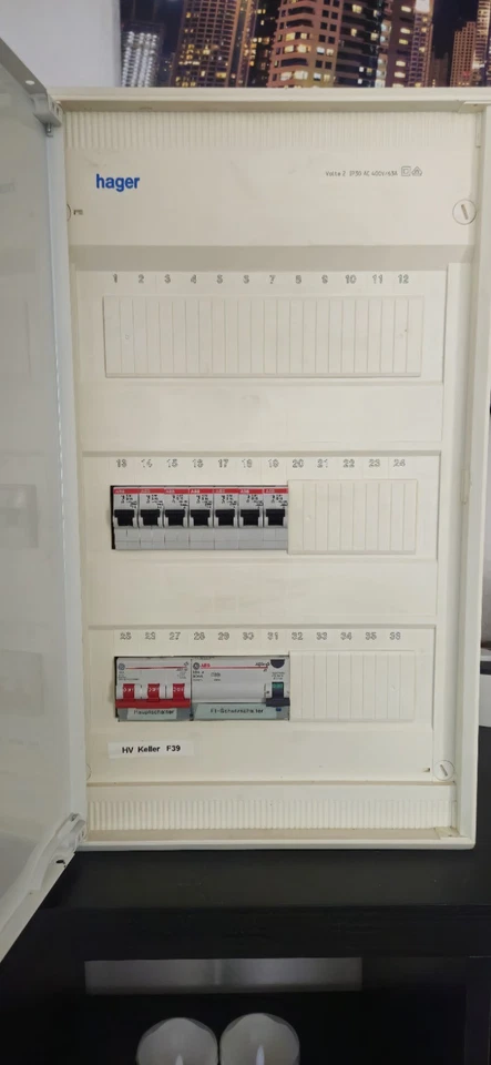 Hager fertige Verteilung 3Reihig mit Automaten - Bild 2 von 3