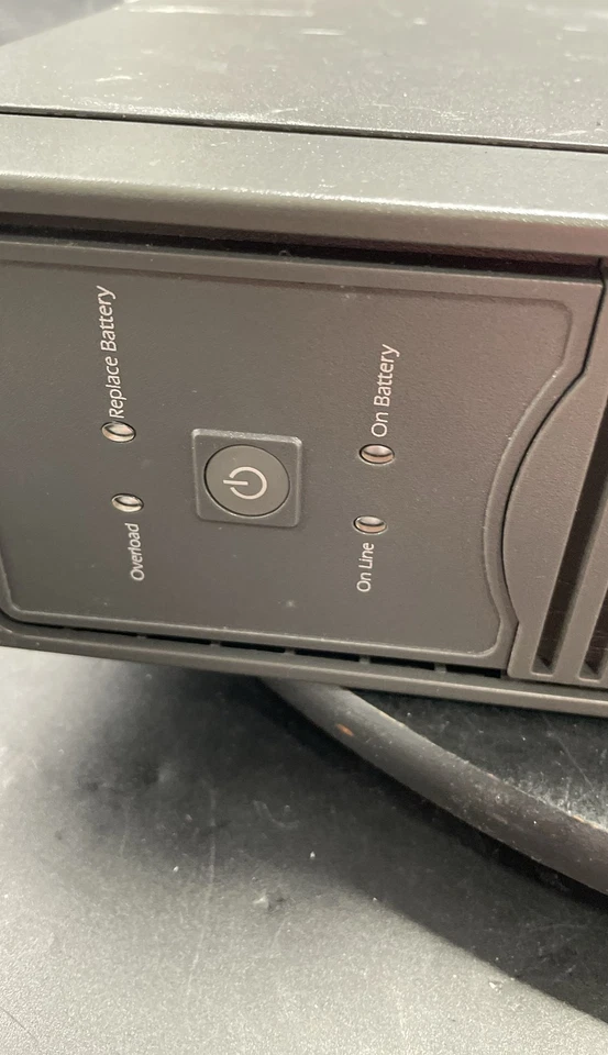 APC Smart-UPS SC1000 1000VA 600W Rack Line Interactive Uninterruptible Power - Image 2 of 4