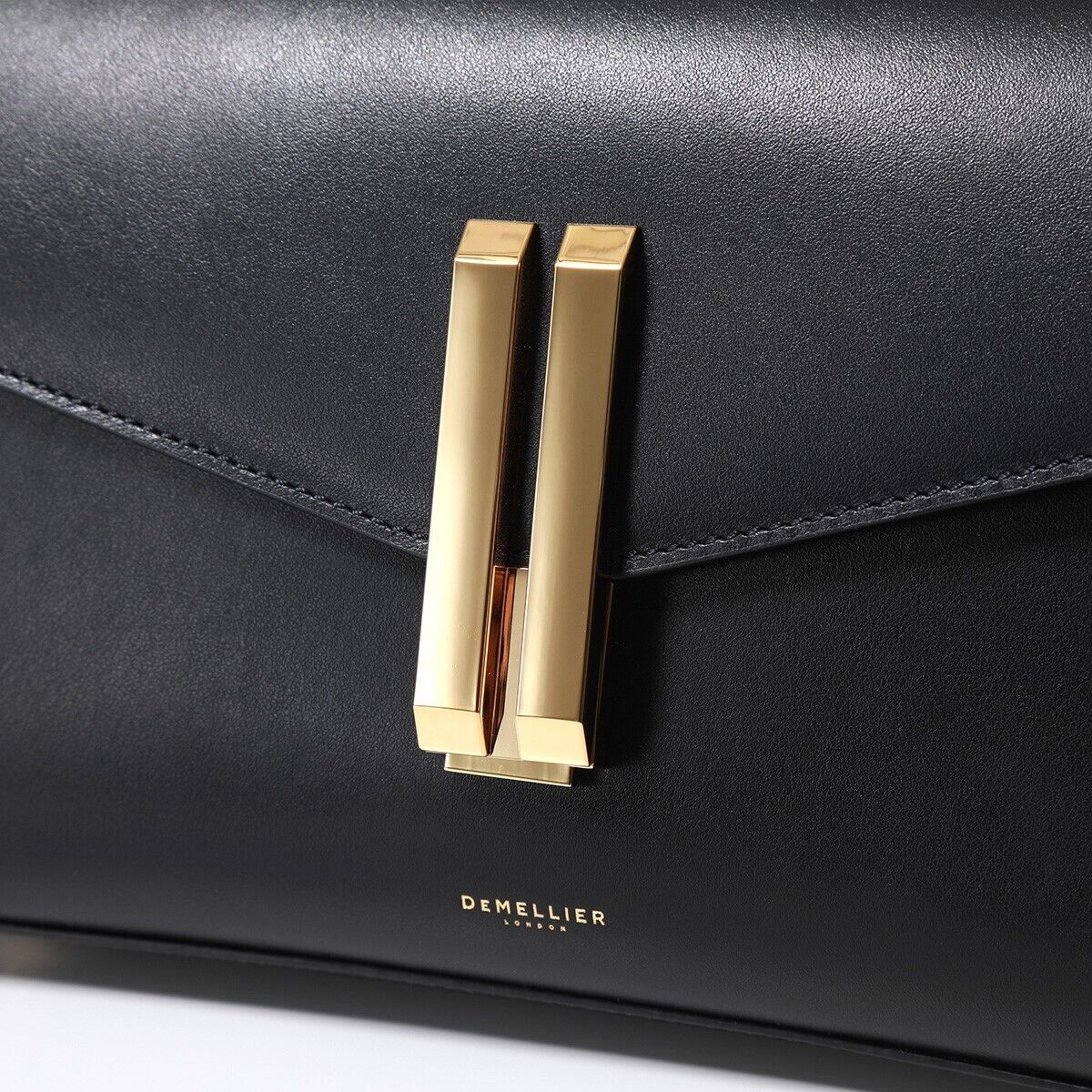 DEMELLIER MIDI MONTREAL Midi Leather Shoulder Bag black or DEMELLIER MIDI MONTREAL Midi Leather Shoulder Bag black or