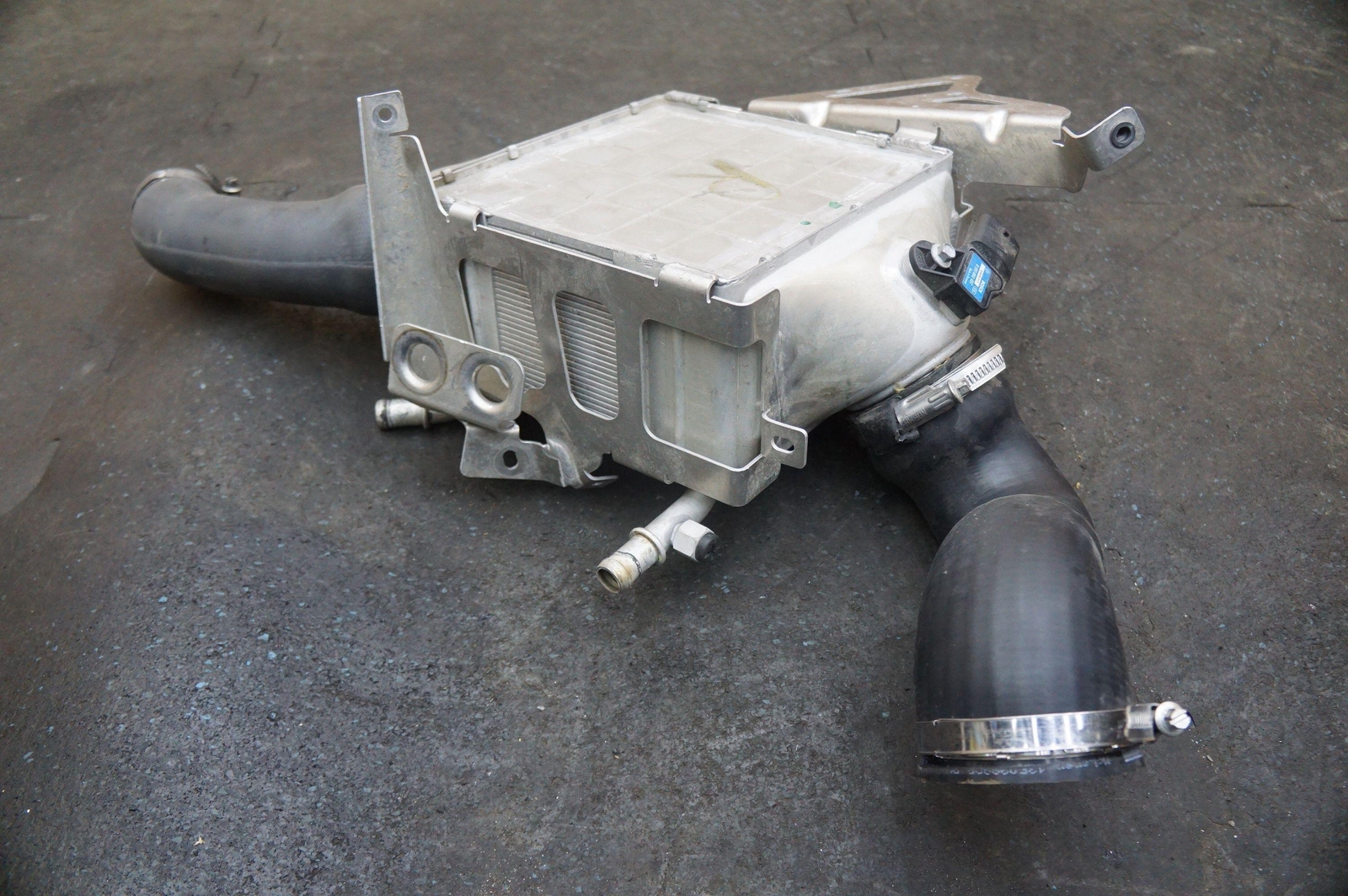 Right Passenger Side Turbo Charge Air Intercooler Radiator Oem Mclaren 570s 2017