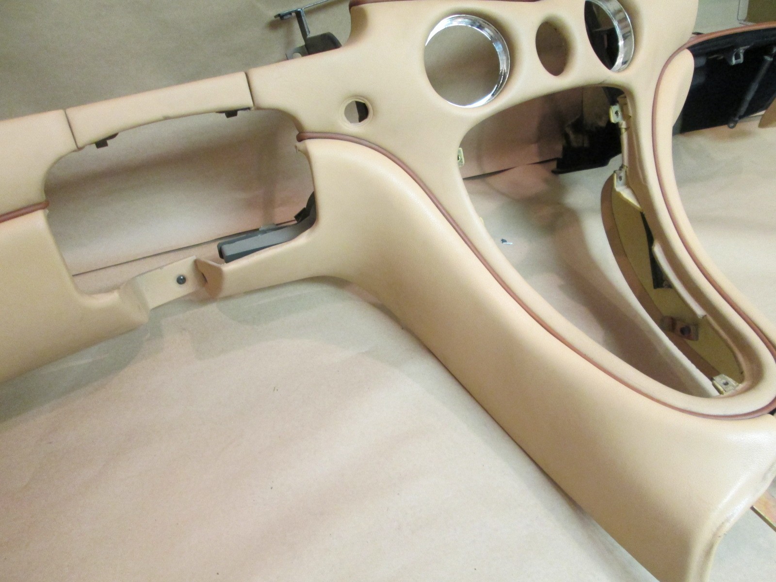Maserati Coupe 4200 - Lower Dash / Dashboard - Beige # 66695400