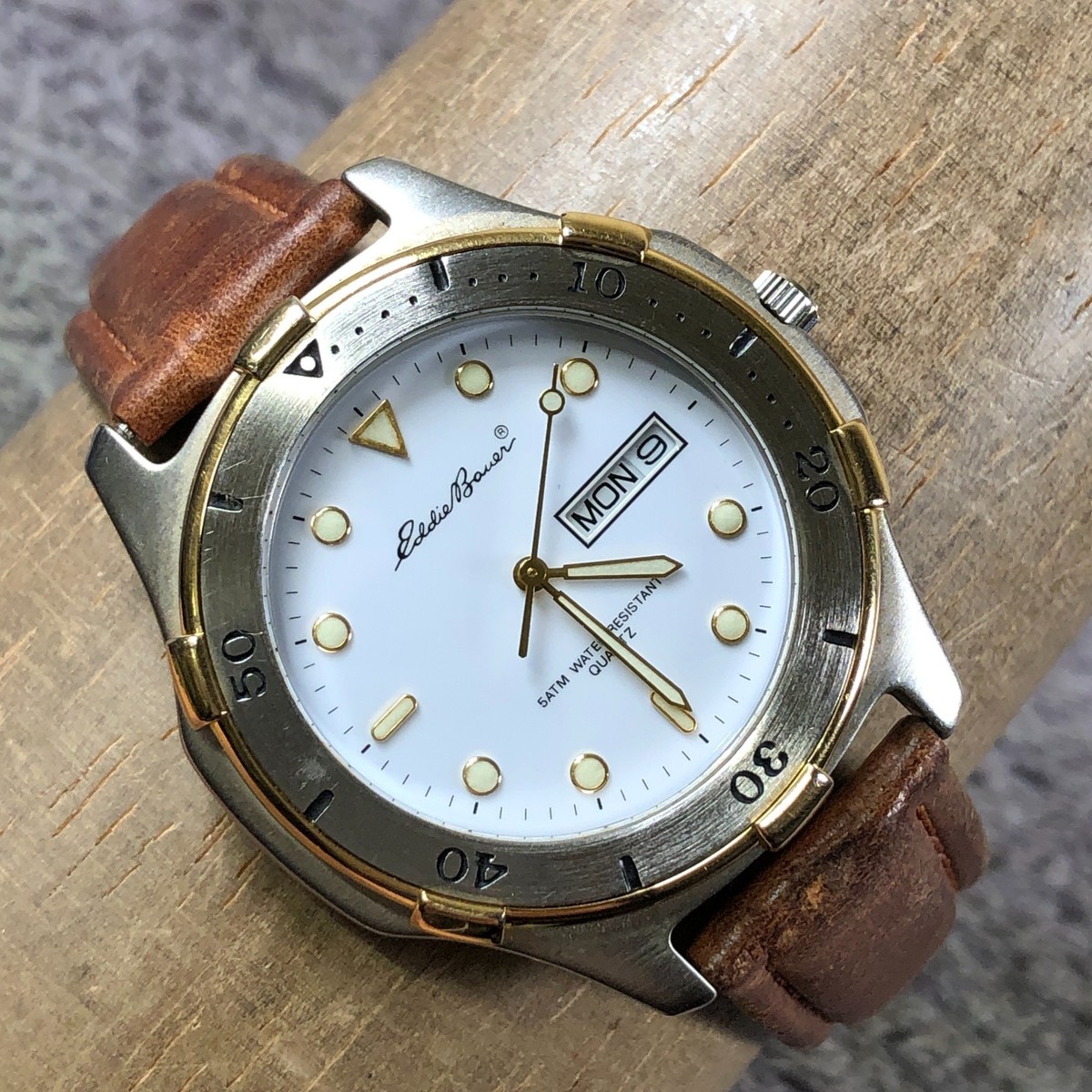 Eddie Bauer Men 53202 Oak Harbor Dress Brown Leather Quartz Analog