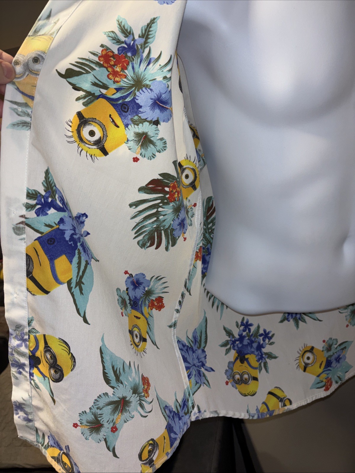 Despicable Me Minions Reverse Pattern Button Down… - image 8