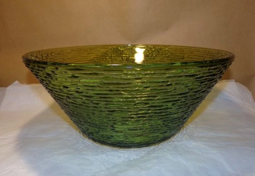 Anchor Hocking Vintage Avocado Green Soreno Ripple Glass Large 11” Serving Bowl