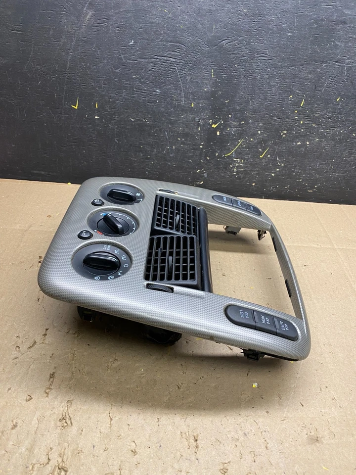 2002 a 2005 Ford Explorer painel de rádio moldura controle climático ventilação de ar u4784 DG - Imagem 3 de 4