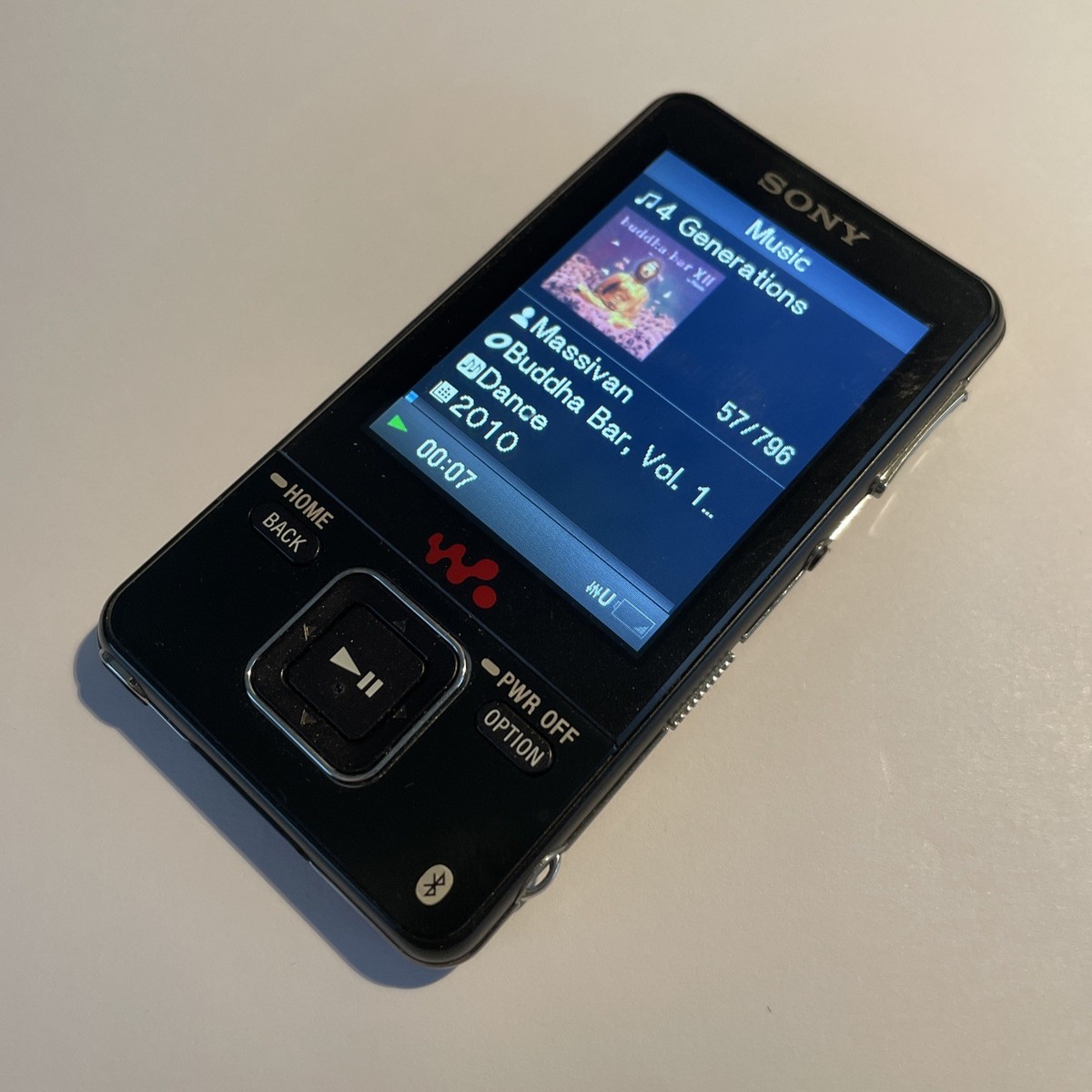 Sony Walkman NWZ-A826 Slim Digital 4GB Media Player Black in EXC