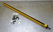 Banner SLSCE30-1050Q8 EZ Screen Safety Light Curtain Emitter 116755 72411 New