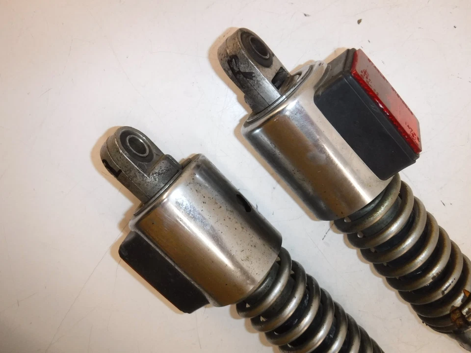 Yamaha XS850S 1980 AMORTIGUADOR TRASERO 3J2-22210-00-00 Foto 3 de 4