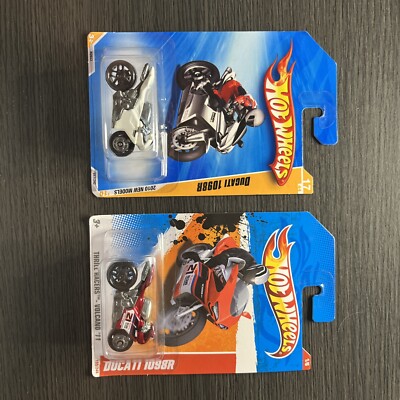 Hot Wheels 1/6 Thrill Racers - Volcano '11 Ducati 1098R (Red) + Ducati  10 White