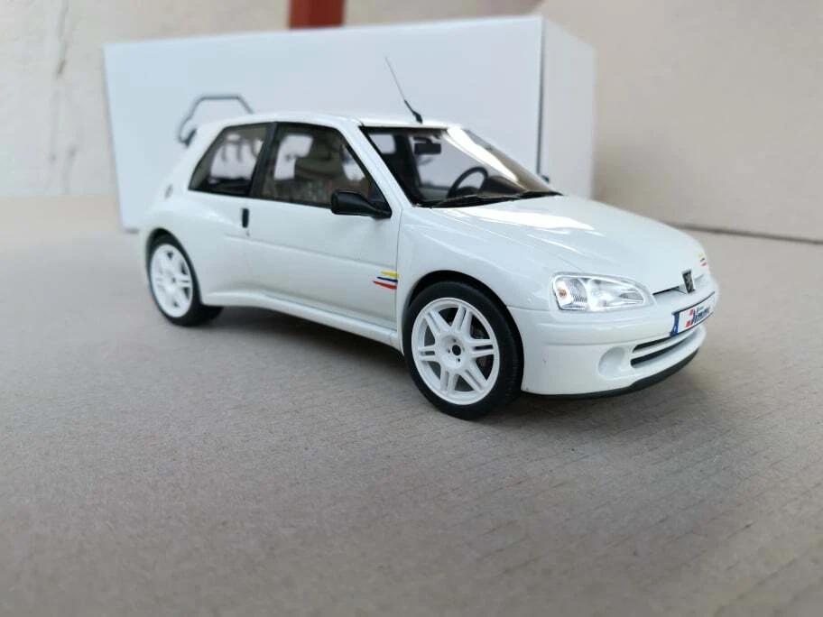 フラワーオブライフ PEUGEOT 106MAXI 1997 プジョーミニカー