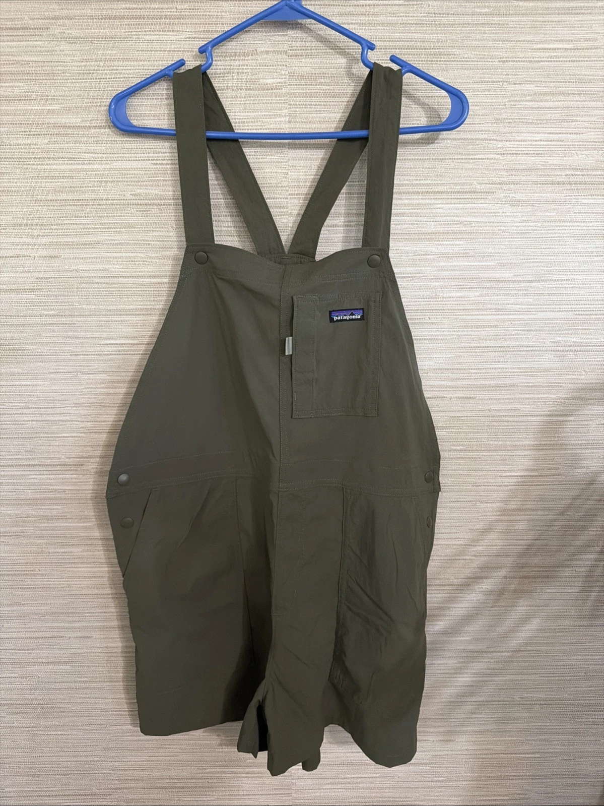 Patagonia Outdoor Everyday Overalls Olive Green M
Opens in a new window or tab