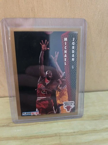Fleer 1992-93 Michael Jordan #32 Chicago Bulls NBA Basketball Base Set Card