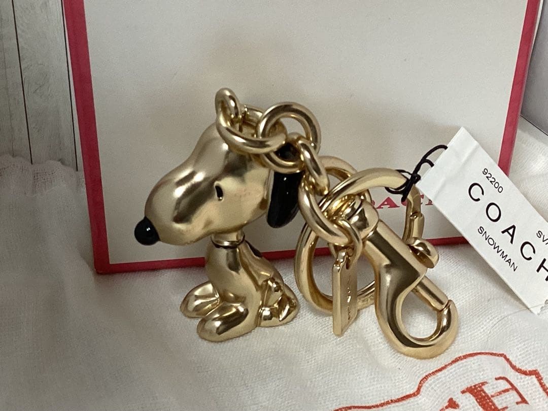 ✴︎専用✴︎COACH スヌーピー ゴールドキーホルダー Coach Peanuts Snoopy Keychain Gold Metal Unisex Accessories Japan