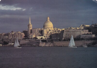 MALTA ~ VALLETTA ~ WIE VOM STRANG AUS GESEHEN ~ SLIEMA ~ GEBRAUCHT ~ POST DATIERT 1995