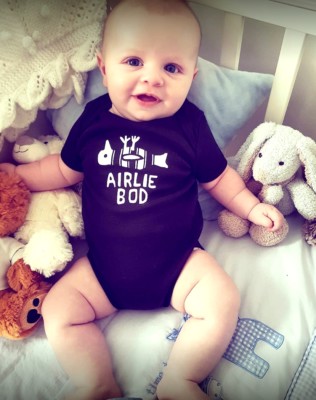 Baby Grow Strampler Body Anzug Rumpf AIRLIE BOD OFFICIAL Unisex Pongo Banksy City FC