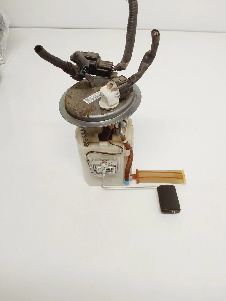 Hyundai Elantra 2008 conjunto de bomba de combustible de 2,0 L 31110-2H000 OEM Foto 3 de 4