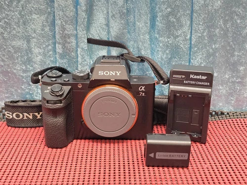 SONY ALPHA A7 II ILCE-7M2 MIRRORLESS DIGITAL CAMERA BODY W/ CHARGER AND BATTERY