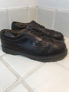 dr martens wingtip brogue