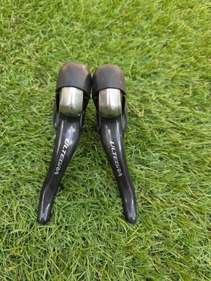 Shimano Ultegra ST-6700 2x 10-Spd Carbon Brake/Shifter Set, Very Good Condition! - Image 1 of 4