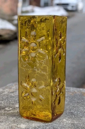 BLENKO GLASS WAYNE HUSTED SQUARE DAISY VASE Yellow 10” X 4” Floral 6115 M