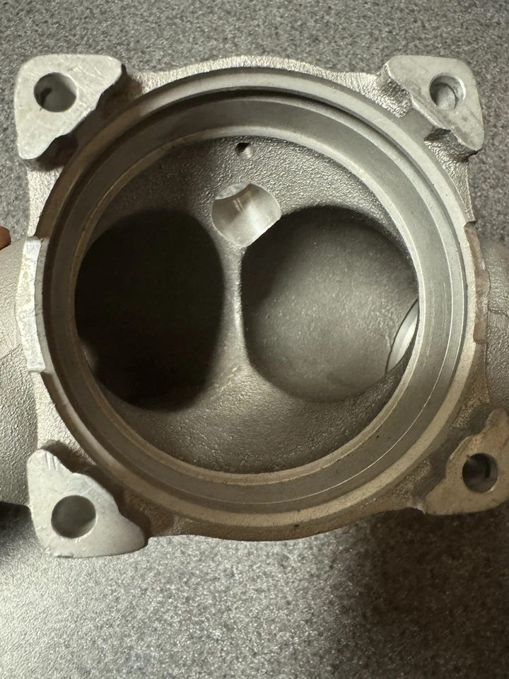 Cuerpo del acelerador Audi RS4 2.7T tubo en Y NOS 078133354AA 078133356AA Foto 3 de 4